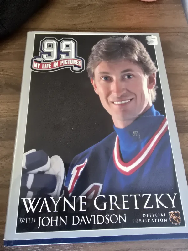 Wayne Gretzky 99 My Life in Pictures, Hardcover Book, NHL Official Publication